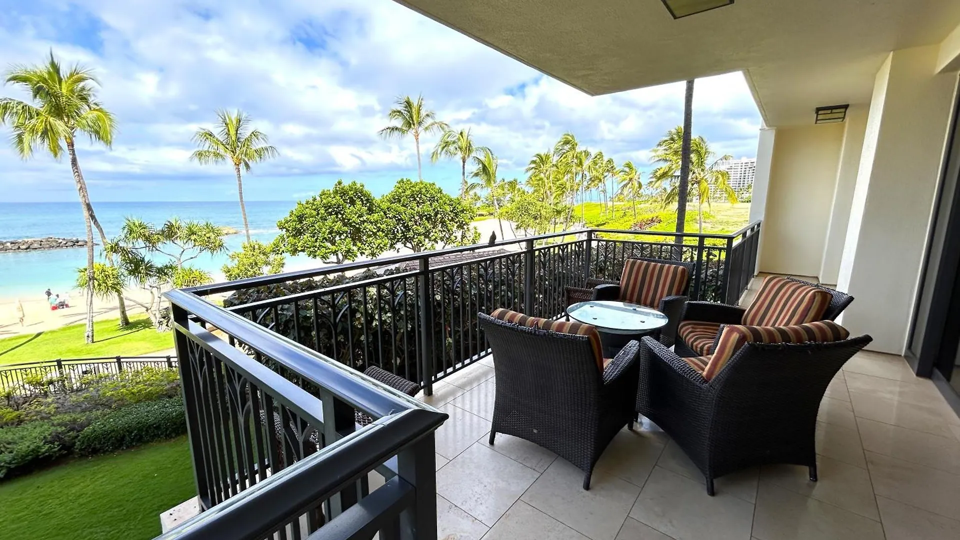 Ko Olina Beach Villas B210 - Beach Front Luxury 2Br 2Ba Condo With 1 Free Parking Kapolei Semesterbostad